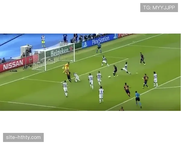 巴萨流畅换位和持续跑动轻松拆解英超人盯人体系